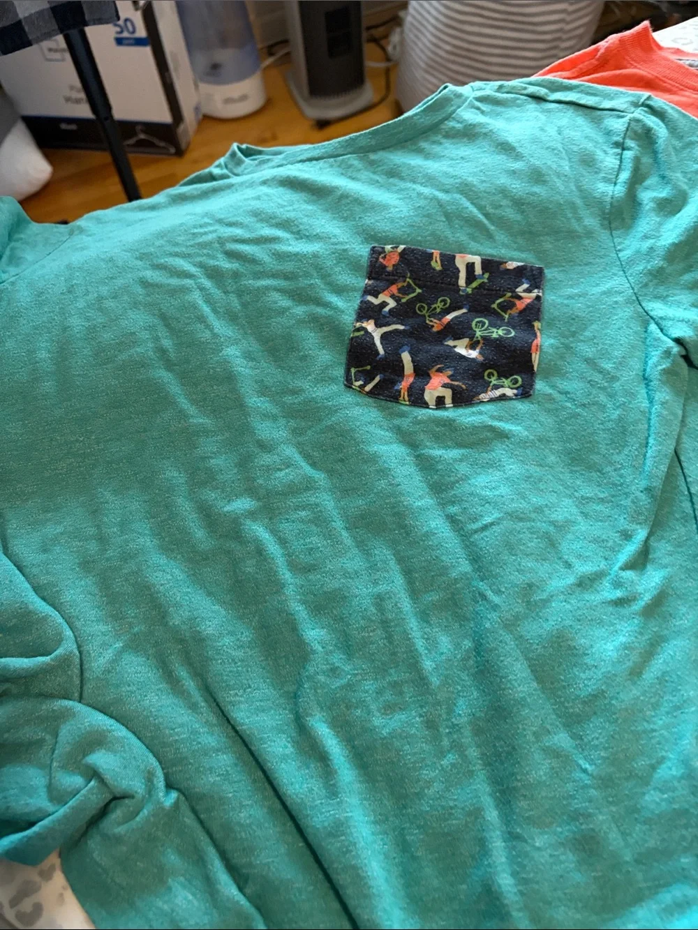 11 Mixed Boys Graphic Tee Bundle - Old Navy - Large